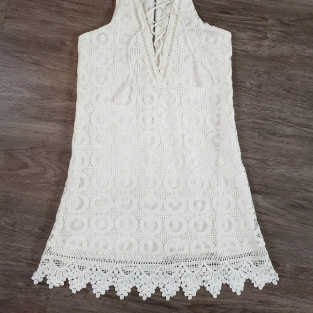 NEW Lovers + Friends Escape White Embroidered Lace Tie Up Mini Dress size Small - Picture 3 of 9